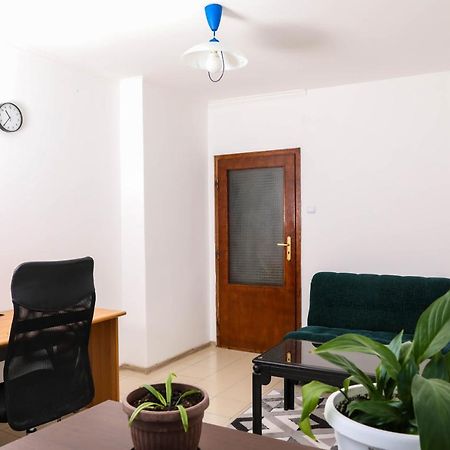 Krichim Apartments,Three-Bedroom, Large Apartment, Top Center Szófia Kültér fotó