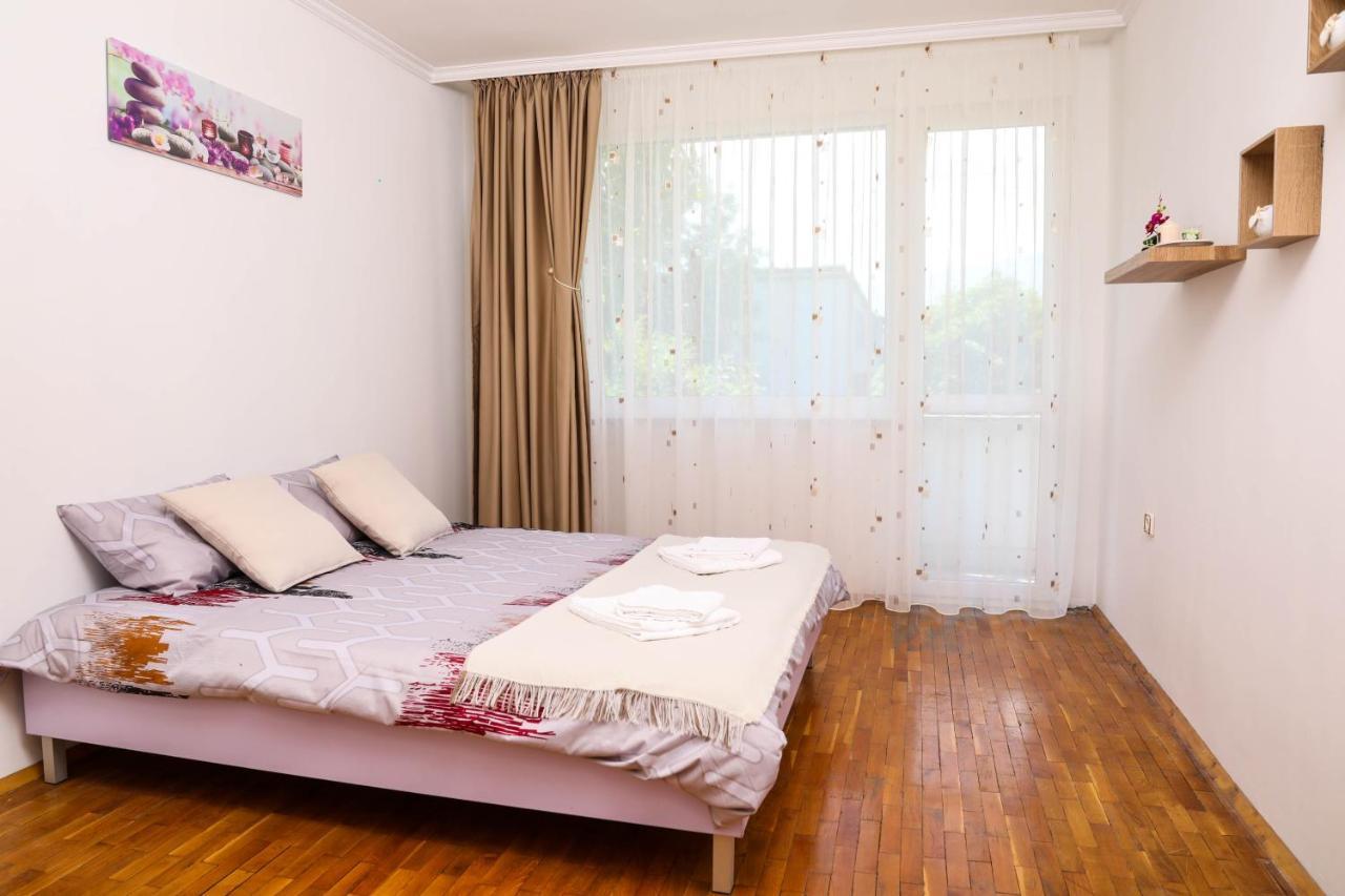Krichim Apartments,Three-Bedroom, Large Apartment, Top Center Szófia Kültér fotó