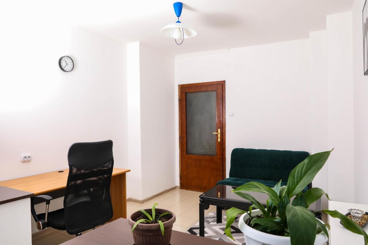 Krichim Apartments,Three-Bedroom, Large Apartment, Top Center Szófia Kültér fotó