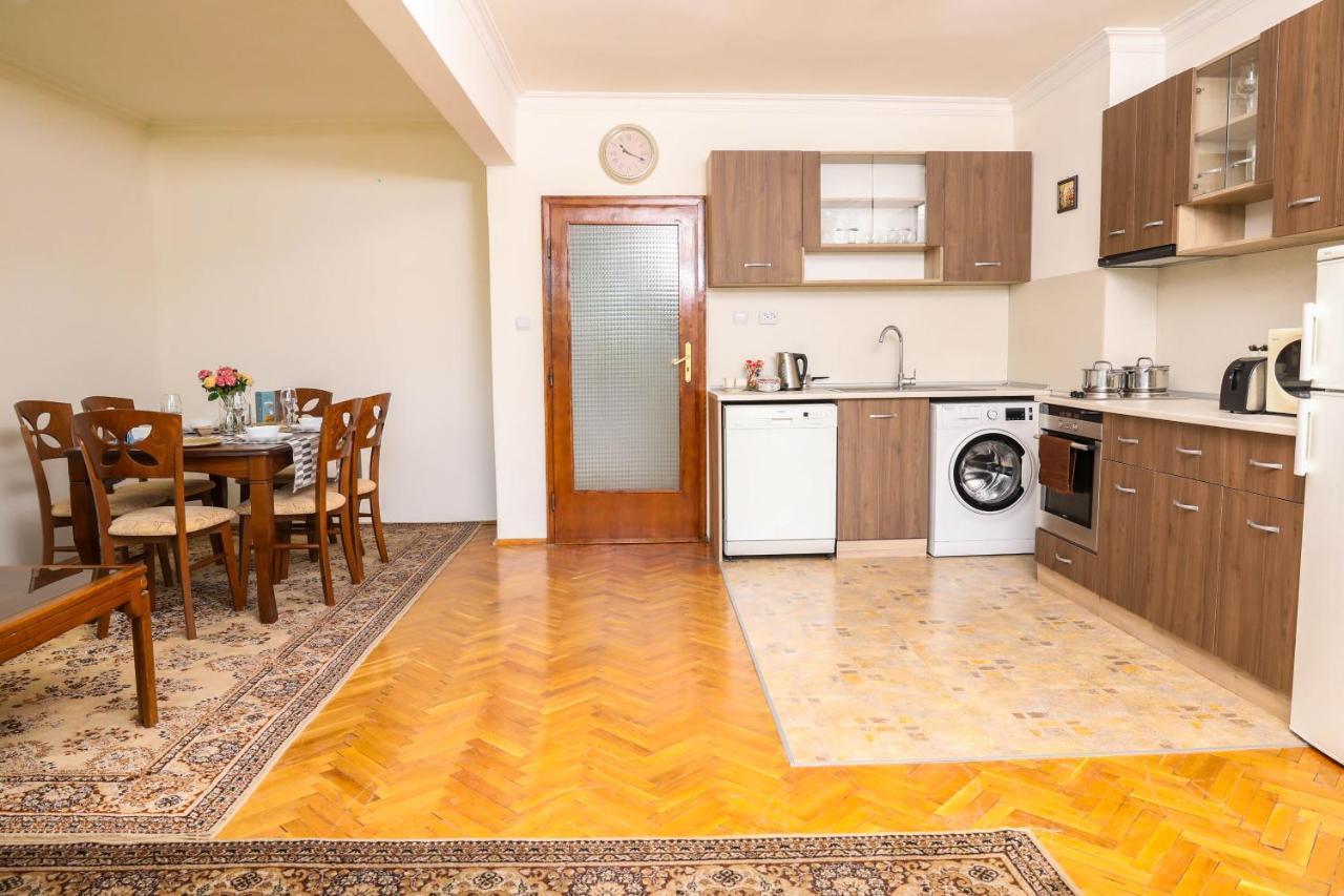 Krichim Apartments,Three-Bedroom, Large Apartment, Top Center Szófia Kültér fotó