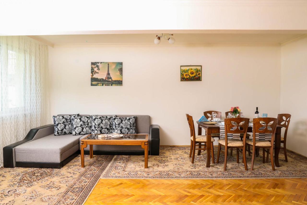 Krichim Apartments,Three-Bedroom, Large Apartment, Top Center Szófia Kültér fotó